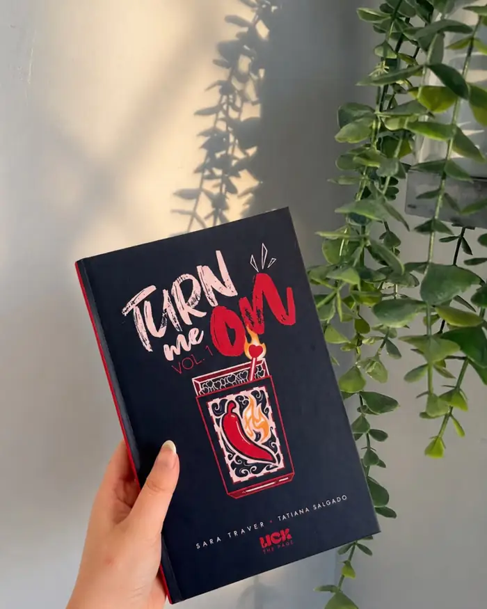 Turn me on Vol. 1 sujeto con una mano